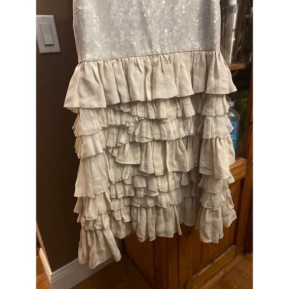 Alice + Olivia sequenced Cream Silk ruffled sleevless dress size small - Picture 6 of 10